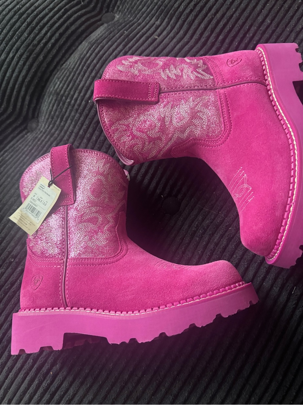 Women’s hot pink Ariat Fatbaby Western Boots size 6 new w/out box